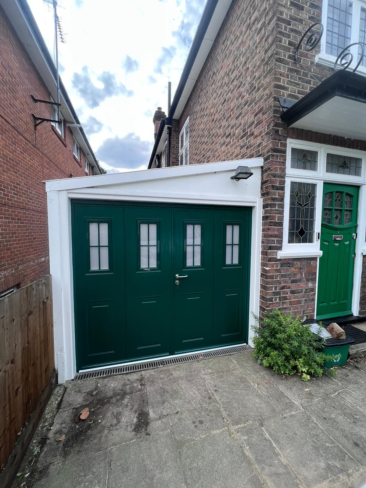 Teckentrup Georgian Vertical Side-Hinged Door