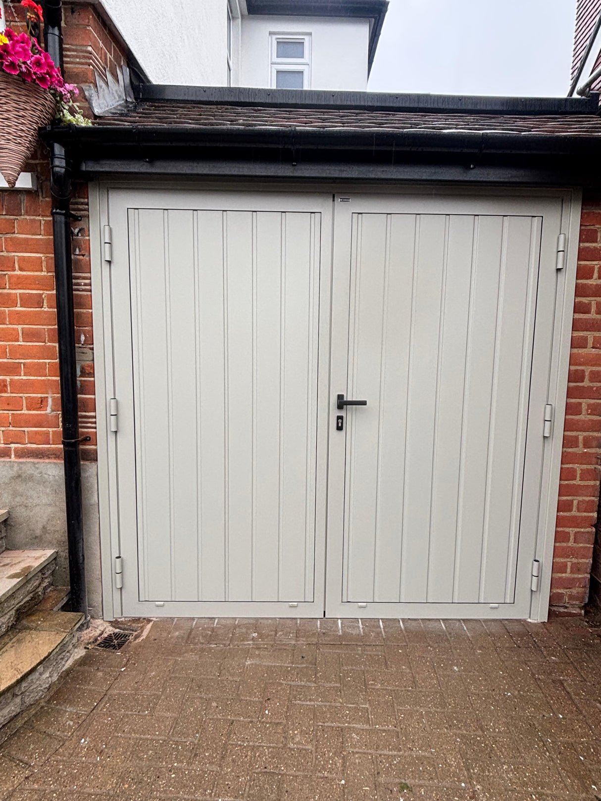 Wisniowski DoorPro 45 S-Ribbed Side-Hinged Door