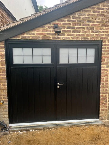 Teckentrup Traditional Standard Ribbed Vertical Door