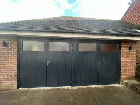 Teckentrup Traditional Centre Ribbed Vertical Door